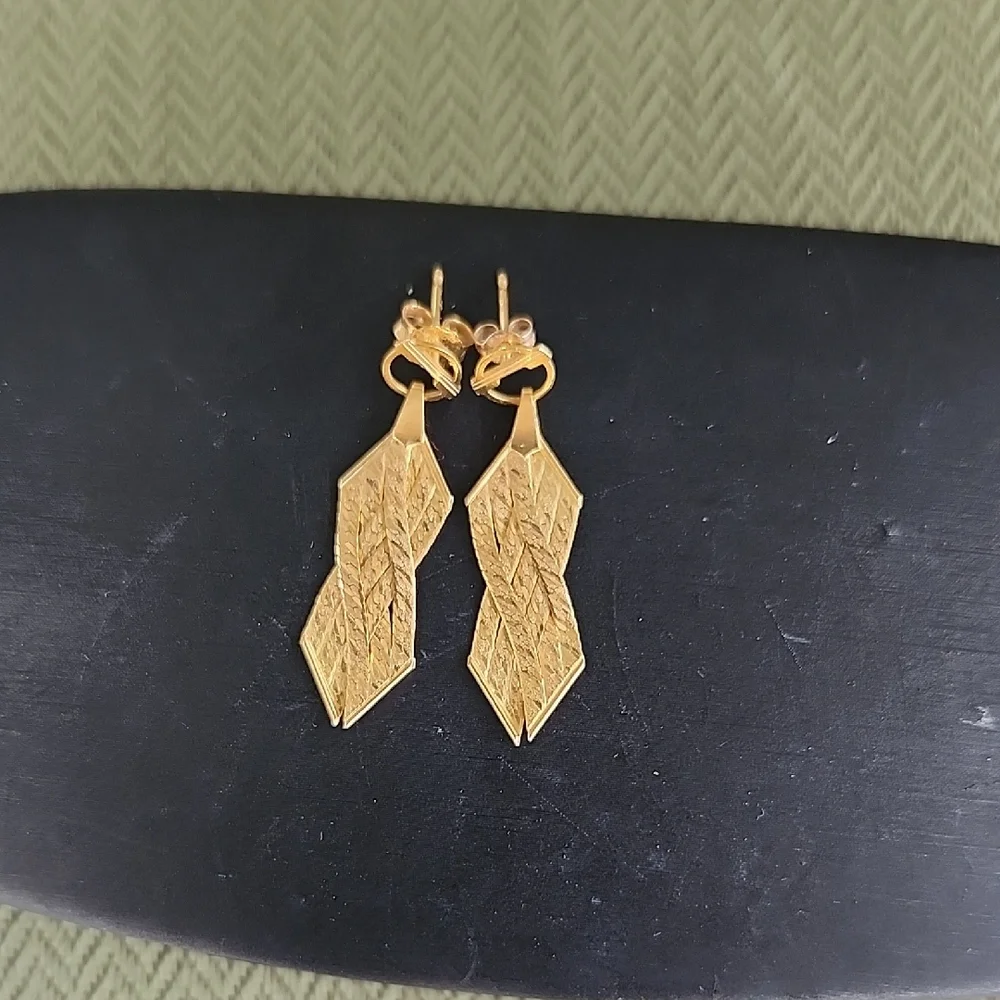 14K Gold Vintage Elegant Solid Gold Braided Herringbone Dangle Pierced Earrings